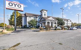 Oyo Townhouse Oklahoma City Airport